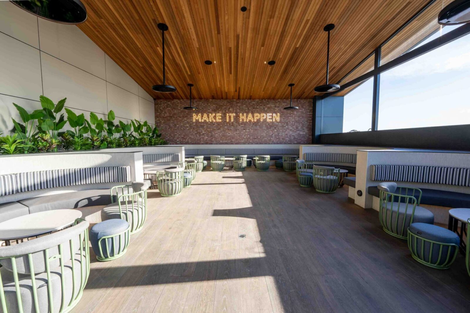 Eclipse Straight Pole